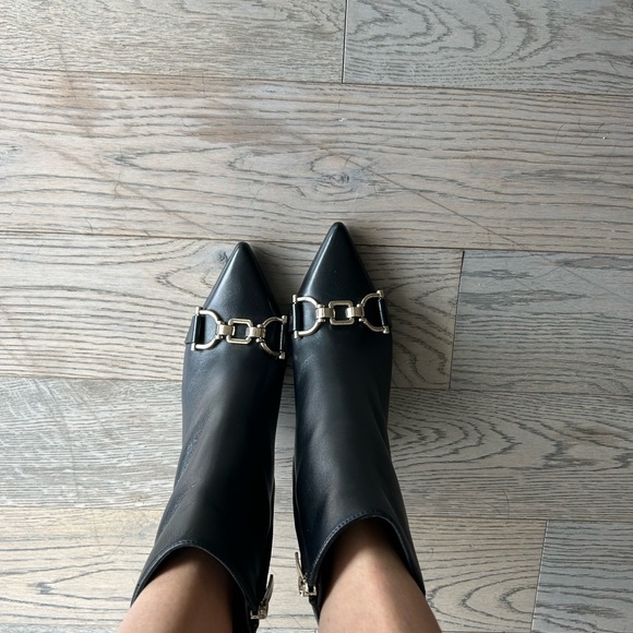 Nine West black leather ankle boot with buckle detail - Picture 7 of 7